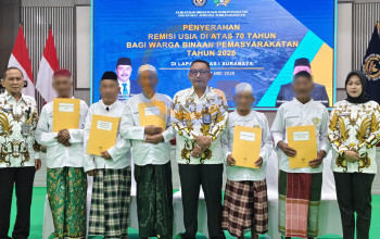 Lansia Binaan Lapas Kelas I Surabaya Terima Remisi Khusus, Wujud Kepedulian Kemanusiaan