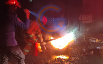 Tungku Oli Terbakar Di Kletek Taman, Petugas Pmk Berhasil Cegah Api Meluas
