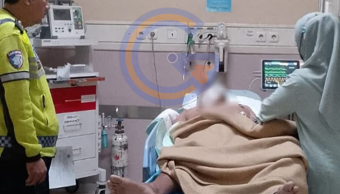 Motor Pembawa Ronjot Oleng Dan Terjatuh Di Balongbendo, Pengendara Alami Luka Kepala