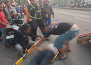 Naik Dari Bahu Jalan, Pengendara Motor Terluka Parah Usai Terserempet Pikap Di Taman
