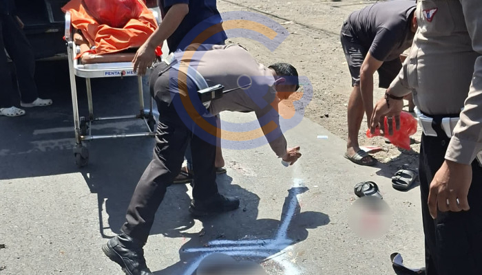 Nyalip Truk Lewat Bahu Jalan, Pengendara Beat Tewas Terlindas Truk Tangki Gas Di Krian