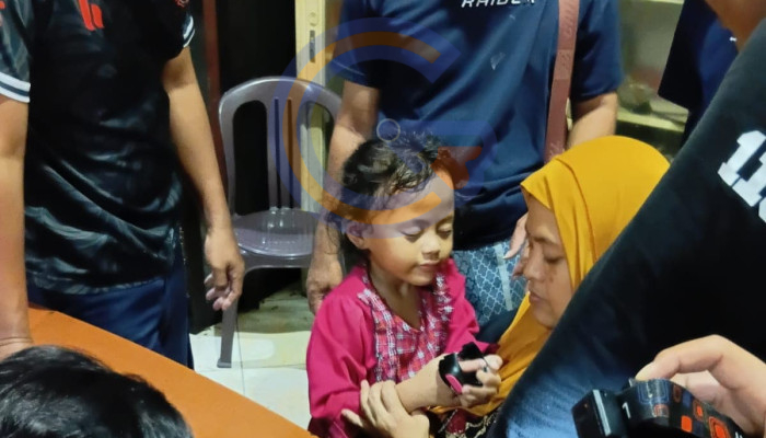 Jari Anak Tersangkut Tutup Tumbler, Tim Rescue Damkar Sidoarjo Berhasil Evakuasi Tanpa Luka