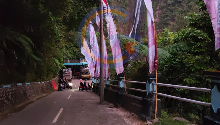 Giat Siraman Sedudo Disporabudpar Nganjuk Diwarnai Puluhan Banner Bank Jatim, Pesanan Sponsor?