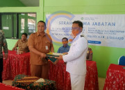 Sertijab Dari Penjabat (Pj) Kepala Desa Kalanganyar Tri Laksono Budi Santoso Kepada Kepala Desa Definitif Terpilih Muhammad Fathoni