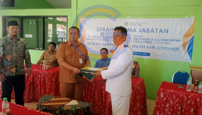 Sertijab Dari Penjabat (Pj) Kepala Desa Kalanganyar Tri Laksono Budi Santoso Kepada Kepala Desa Definitif Terpilih Muhammad Fathoni