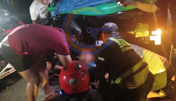 Hilang Kendali, Pemotor Cbr Terluka Setelah Tabrak Pikap Di Jalan Raya Gilang Taman