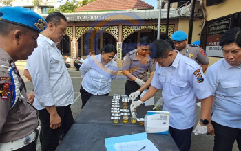 Perangi Narkoba Dari Internal, Satresnarkoba Polres Pelabuhan Tanjung Perak Gelar Tes Urine Mendadak