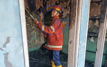 Rumah Milik Warga Di Krian Terbakar, Dua Tim Damkar Berhasil Cegah Api Meluas