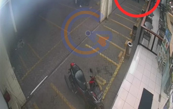 Komplotan Maling Gasak Motor Karyawan Indomaret Di Wonoayu, Aksi Terekam Cctv