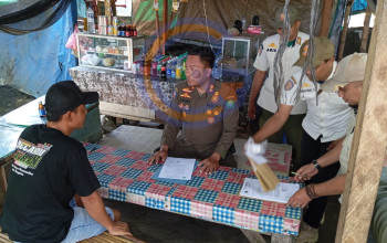 Penertiban Humanis Dimulai, Satpol Pp Sidoarjo Sampaikan Surat Pemberitahuan Di Lokalisasi Krengseng