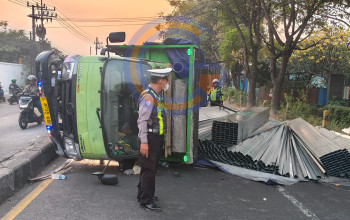 Evakuasi Tiga Jam, Truk Terguling di Trosobo Sempat Lumpuhkan Arus Lalu Lintas 4 20260801 115152