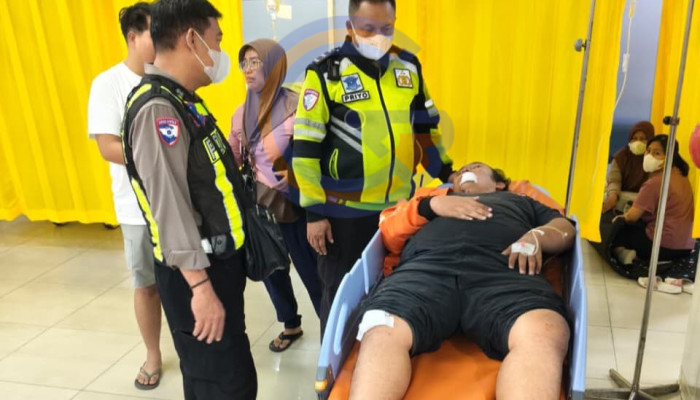 Kurang Konsentrasi, Pengendara Honda Beat Tabrak Avanza Di Depan Pos Polisi Geluran