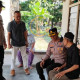 Kapolsek Taman Pimpin Jumat Berkah, Warga Pertapan Maduretno Terima Sembako