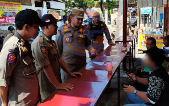 Razia Siswa Bolos Di Sidoarjo, Satpol Pp Temukan 9 Pelajar Nongkrong Di Warkop