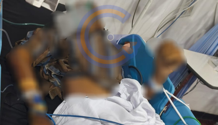 Tertabrak Truk Saat Menyeberang, Lansia Tanpa Identitas Tergeletak Tak Sadarkan Diri Di Kludan