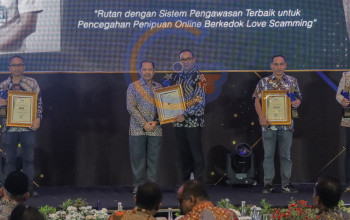 Rutan Medaeng Raih Radar Surabaya Awards 2026 Berkat Sistem Pengawasan Ketat Cegah Love Scamming 4 Img 20260731 Wa0149