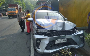 Mobil Xenia Hantam Motor dan Gerobak Penjual Pempek, Pengendara Dilarikan ke RS 2 Img 20260801 Wa0022