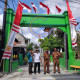 Lurah Sepanjang Teladani Semangat Kemerdekaan, Ganti Bendera Warga Pakai Uang Pribadi