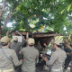 Satpol Pp Sidoarjo Ratakan Sisa Warung Remang Dan Bilik Prostitusi Di Kampung Krengseng Krian