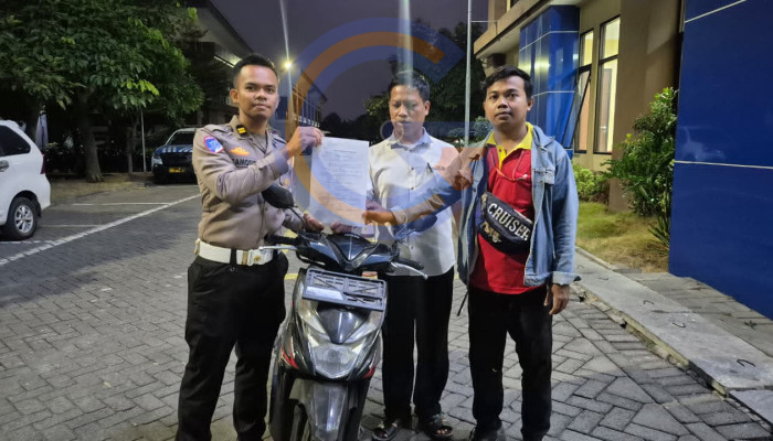 Sepeda Motor Hasil Curian Ditemukan Saat Patroli, Satlantas Polresta Sidoarjo Kembalikan Ke Pemilik