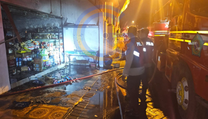 Diduga Korsleting Listrik, Ruko Di Pagerwojo Buduran Terbakar Dini Hari