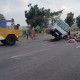 Pikap Muatan Kacang Merah Terbalik Di Tol Sidoarjo-Waru, Arus Lalu Lintas Sempat Macet