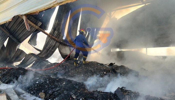 Tpa Barengkrajan Krian Terbakar, Api Berhasil Dipadamkan Dua Jam Kemudian