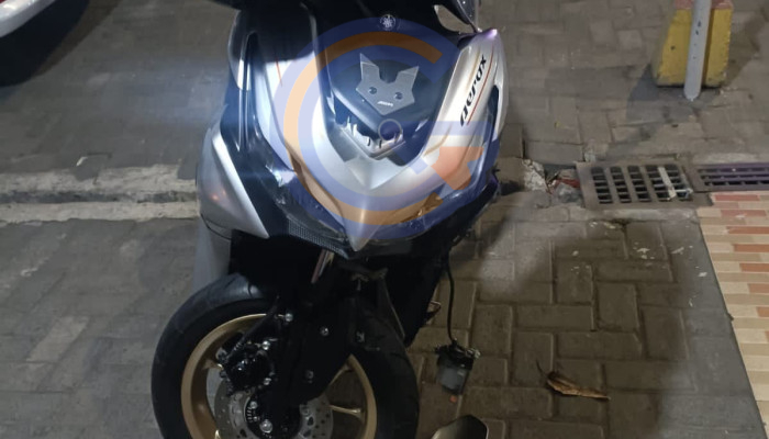 Nyebrang Mendadak, Vario Dan Aerox Terlibat Tabrakan Di Wonoayu
