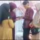 Acara Lamaran Ditandai Prosesi Tukar Cincin, Dua Keluarga Agar Saling Mengenal
