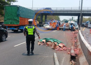 Diduga Pecah Ban, Pikap Bermuatan Saus Kecelakaan di Tol Porong KM 755/B 9 20261009 192131
