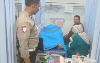 Mobil Suzuki Ertiga Tabrak Tiang Telkom Di Tanggulangin, Dua Orang Luka Ringan