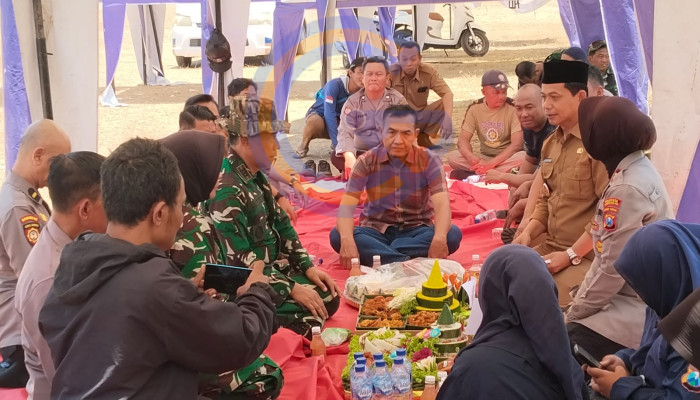 Tumpeng Hut Ke-81 Tni Untuk Koramil Sedati, Camat Dan Kapolsek Tegaskan Soliditas Tiga Pilar