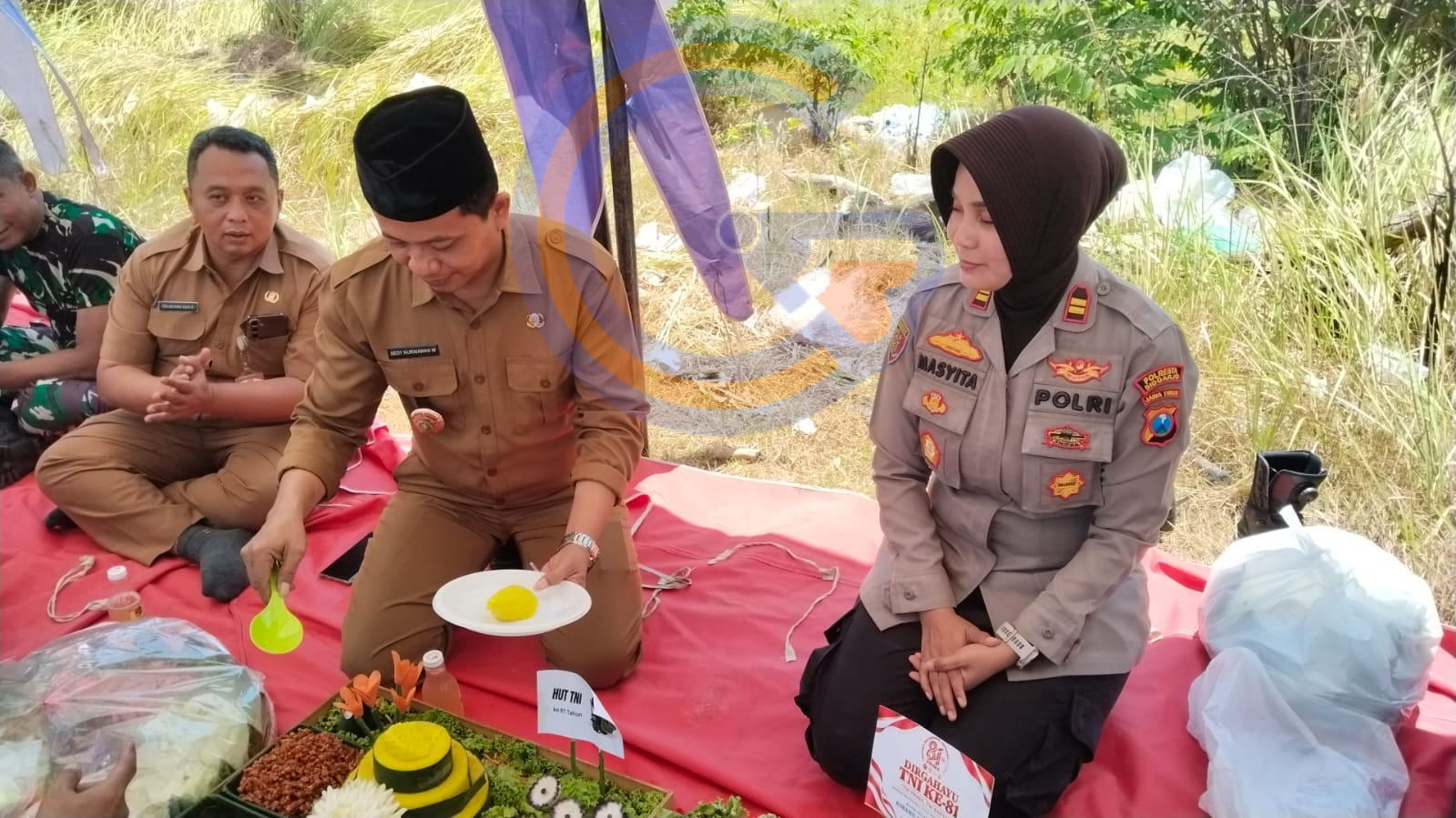 Tumpeng HUT ke-81 TNI untuk Koramil Sedati, Camat dan Kapolsek Tegaskan Soliditas Tiga Pilar 4 Img 20261006 Wa0038