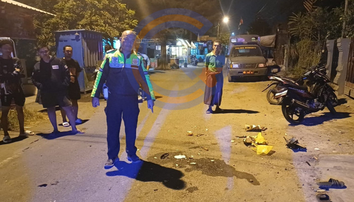Dua Pemotor Terluka Dalam Tabrakan Di Jalan Raya Kraton Krian, Korban Dilarikan Ke Rs