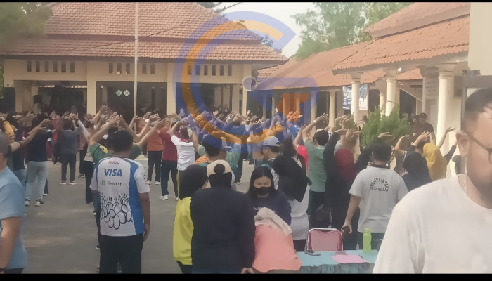 Forkopimka Sedati Kompak! Senam Rutin Di Desa Buncitan Perkuat Sinergi Dan Kebersamaan